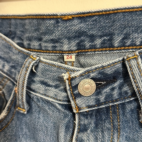 Levi's knee rip blue wash jeans size 24 - Picture 6 of 8